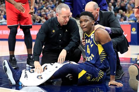 victor oladipo knee injury update.